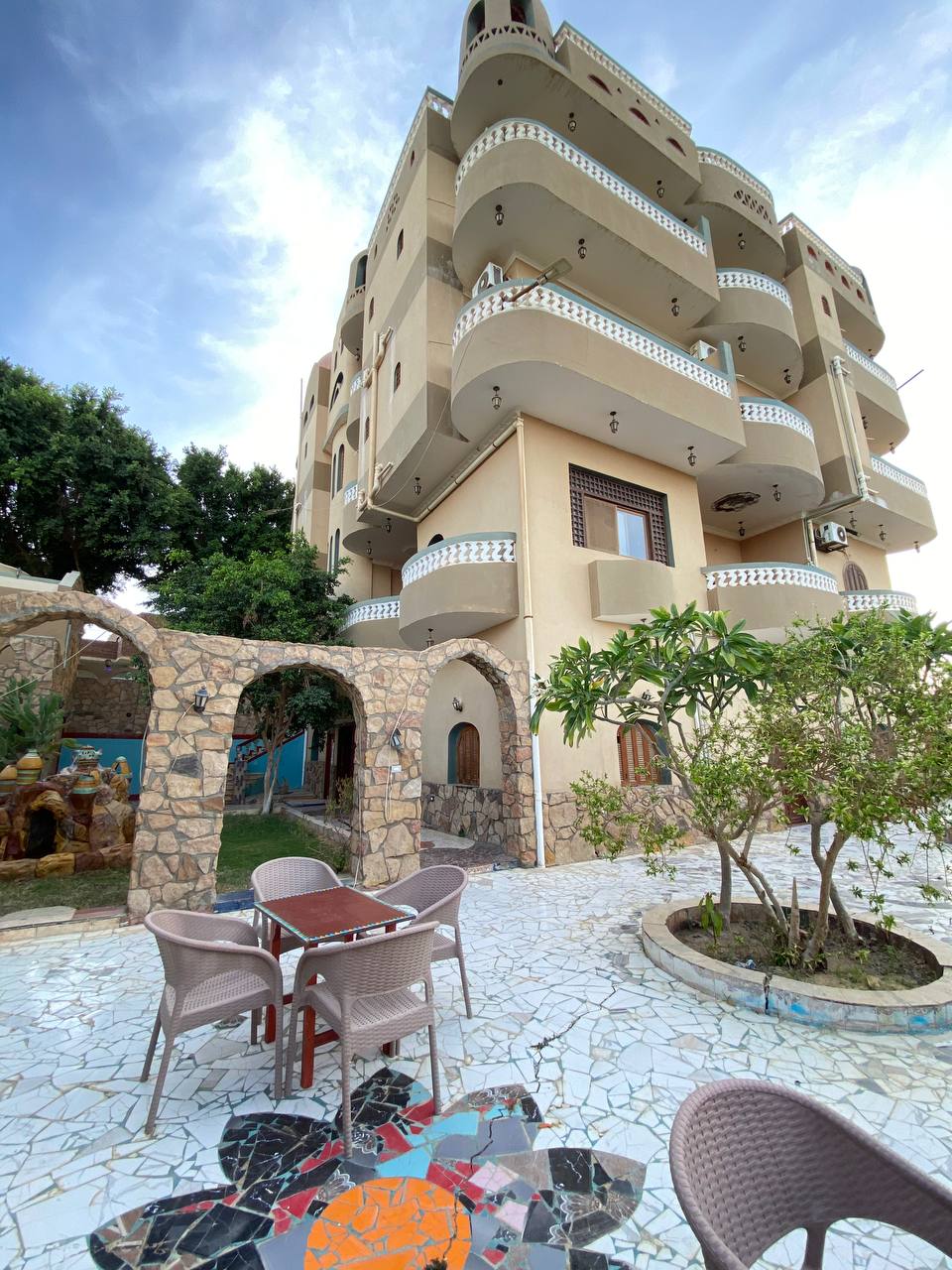 Bedouin Castle Hotel and Safari in Bahariya Oasis