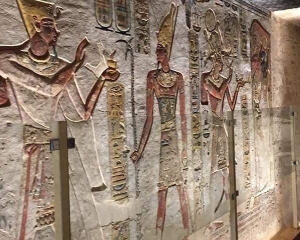 Luxor: West & East Banks & Tut's Tomb Private Full-Day Tour