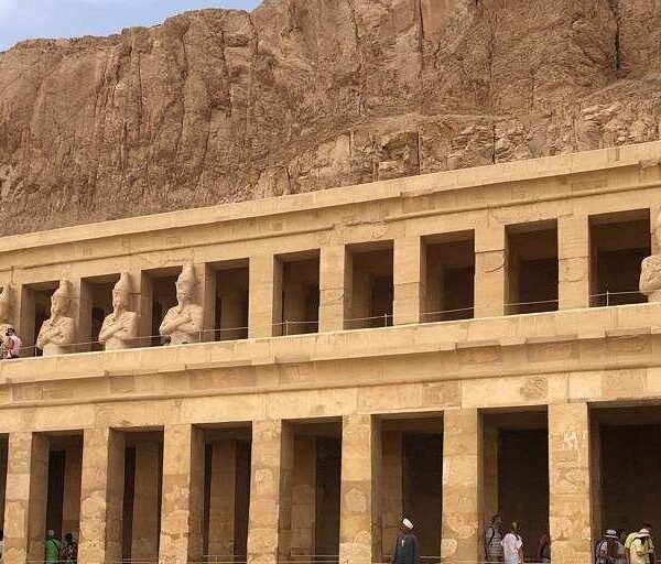 Luxor: West & East Banks & Tut's Tomb Private Full-Day Tour