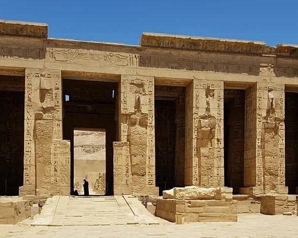 Luxor: West & East Banks & Tut's Tomb Private Full-Day Tour
