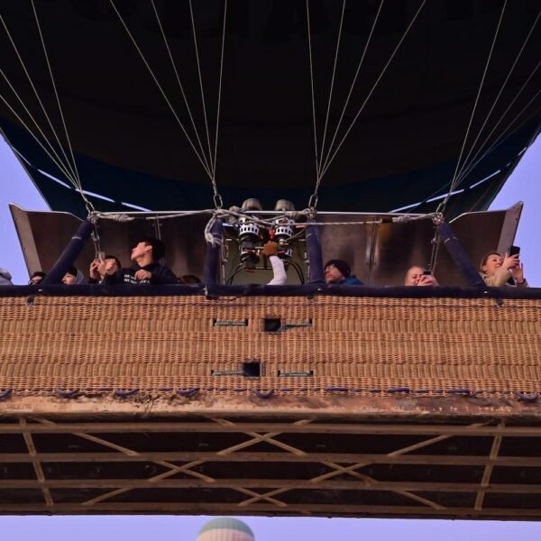 Luxor: West Bank Hot Air Balloon Ride with Hotel Pickup