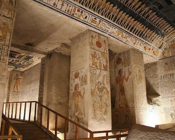 Luxor: West & East Banks & Tut's Tomb Private Full-Day Tour