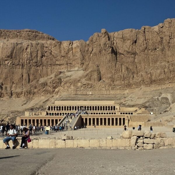 Luxor: Full-Day Shared Tour to West and East Banks