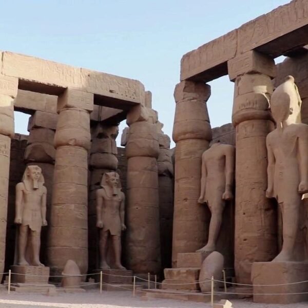 Luxor: Full-Day Shared Tour to West and East Banks